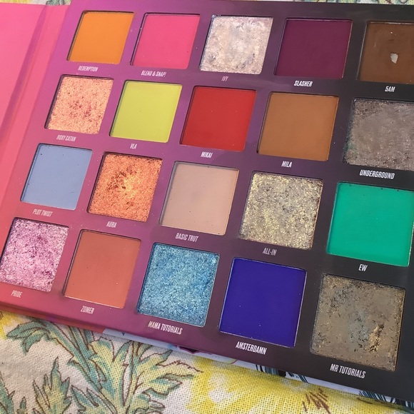 Beauty Bay + Nikki Tutorials Pallet - Picture 5 of 11